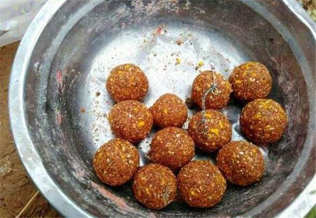几款海竿爆炸钩钓鲤鱼的饵料配方和制作,非常好用